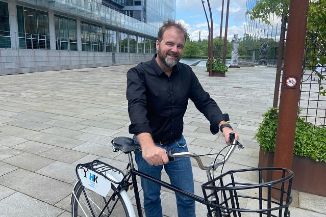 thomas lynge madsen med cykel